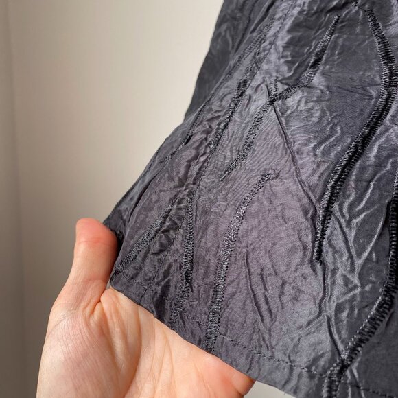 ❄️ Y2K Vintage Black Ruffled Asymmetrical Textured High Low Skirt - Picture 5 of 6